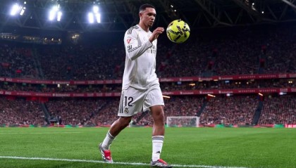 开云平台-阿斯：皇马高度信任阿诺德，阿韦洛亚和他谈话是传达支持