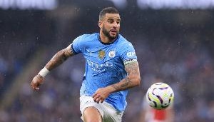 TA：35岁沃克接近加盟伯恩利，总价500万镑球员已接受体检