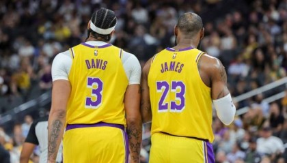 开云大陆-退役倒计时2年？湖人补强失败 詹皇仍有信心冲冠